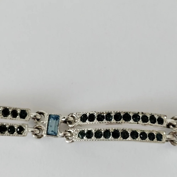 Napier Silver Tone Multiple Rhinestones Link Bracelet - Picture 1 of 8